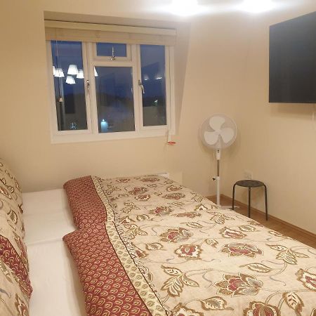 London Luxury 3 Bedroom 2 Bathrooms Flat 1 Min To Redbridge Station Free Parking & Wifi Wanstead Exterior foto