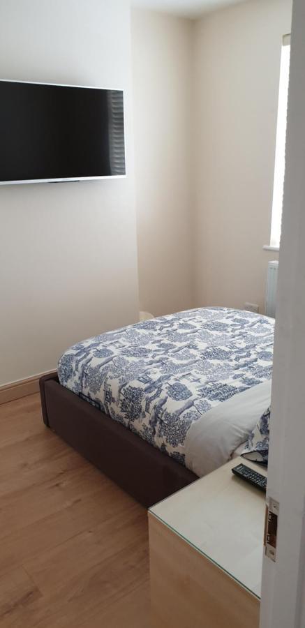 London Luxury 3 Bedroom 2 Bathrooms Flat 1 Min To Redbridge Station Free Parking & Wifi Wanstead Exterior foto