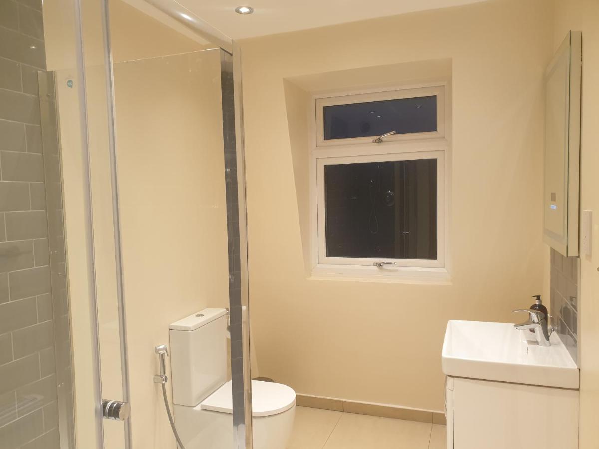 London Luxury 3 Bedroom 2 Bathrooms Flat 1 Min To Redbridge Station Free Parking & Wifi Wanstead Exterior foto