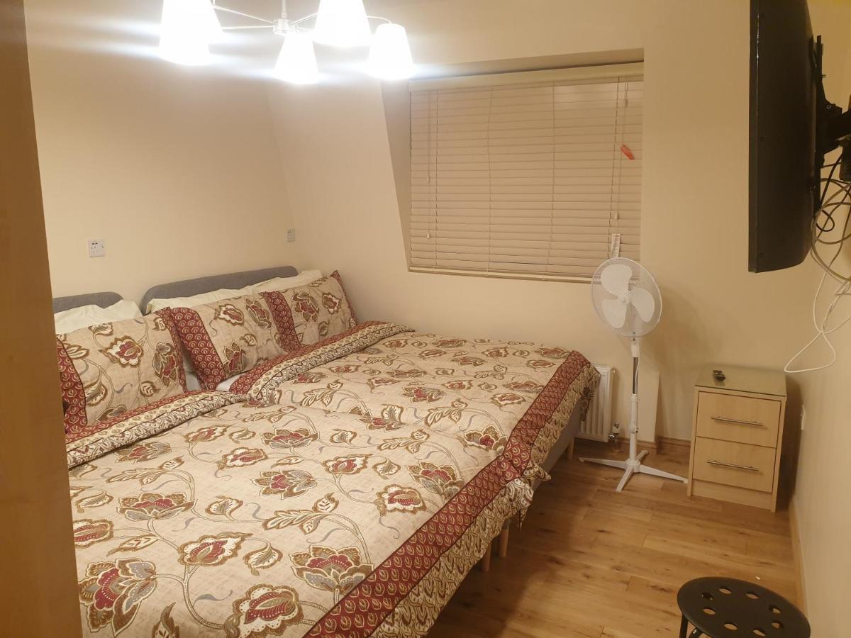 London Luxury 3 Bedroom 2 Bathrooms Flat 1 Min To Redbridge Station Free Parking & Wifi Wanstead Exterior foto