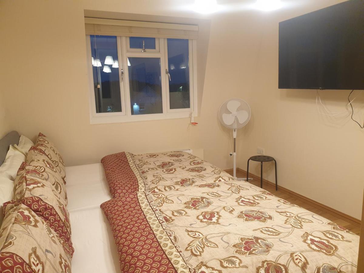 London Luxury 3 Bedroom 2 Bathrooms Flat 1 Min To Redbridge Station Free Parking & Wifi Wanstead Exterior foto