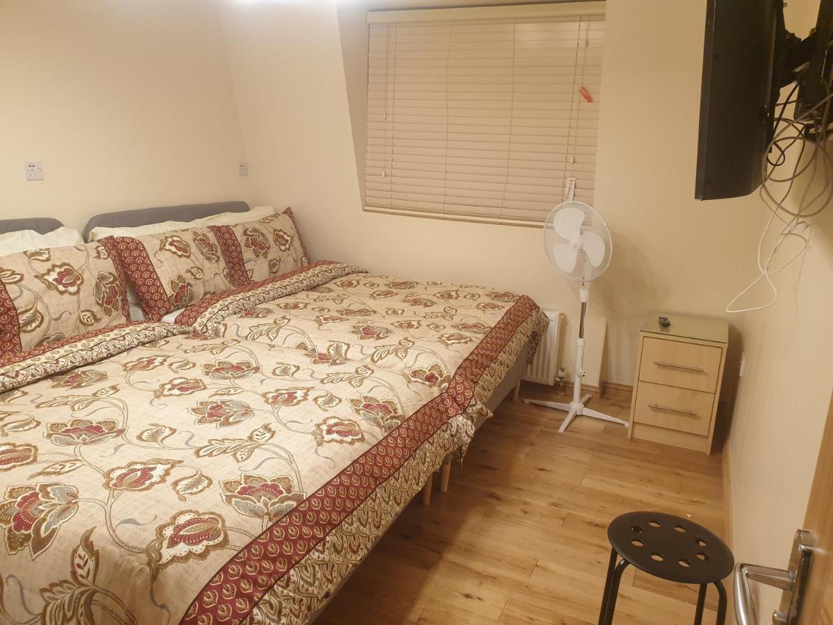 London Luxury 3 Bedroom 2 Bathrooms Flat 1 Min To Redbridge Station Free Parking & Wifi Wanstead Exterior foto